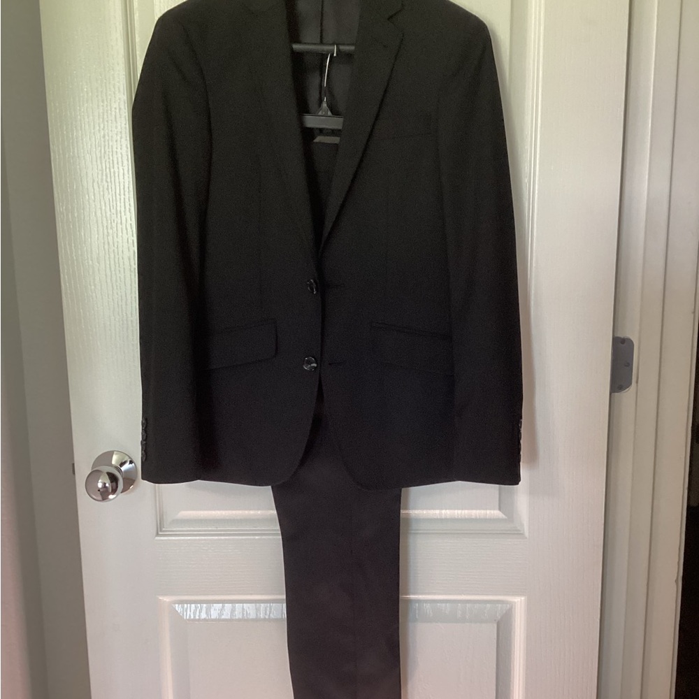 Murano Men’s Black Classic Suit Timeless Elegance
